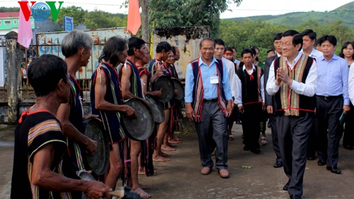 State President tours Kon Tum province
