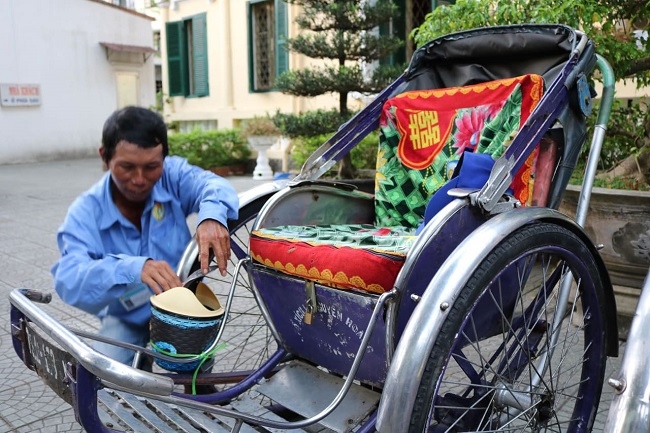 Hue gives trash bins a pedal push to keep streets clean