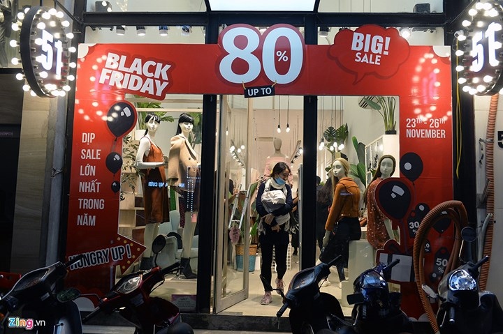 US-style Black Friday hits Hanoi