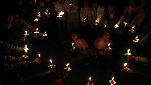 Vietnam cities warm up for Earth Hour