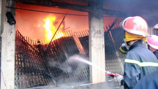 Fire destroys Buon Ma Thuot’s wood furniture warehouse