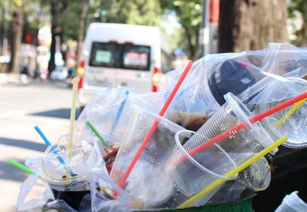 HCMC restricts single-use plastic in government offices