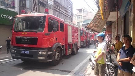 6 alarm mid-day fire destroys karaoke business in Hanoi