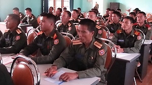 Vietnam helps Laos train political lecturers