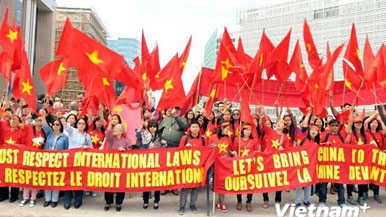 OVs in Belgium protest against China’s illegal acts