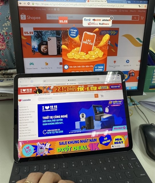 Year-end promotions heat up e-commerce market