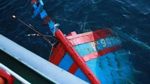 Fishing boat sunk by Chinese ship successfully salvaged