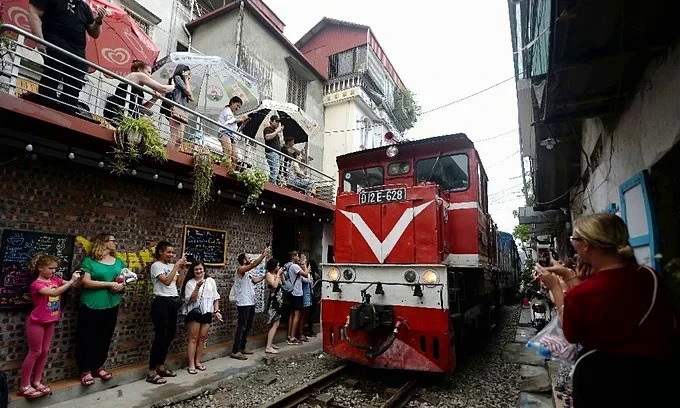 Hanoi Train Street a global top attraction experiencing overtourism