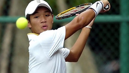 Youngsters make good start in U16 tennis tournament