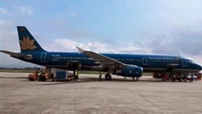 PM backs Vietnam Airlines equitisation plan
