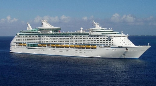 Five-star Bahamas cruise liner visits Vung Tau