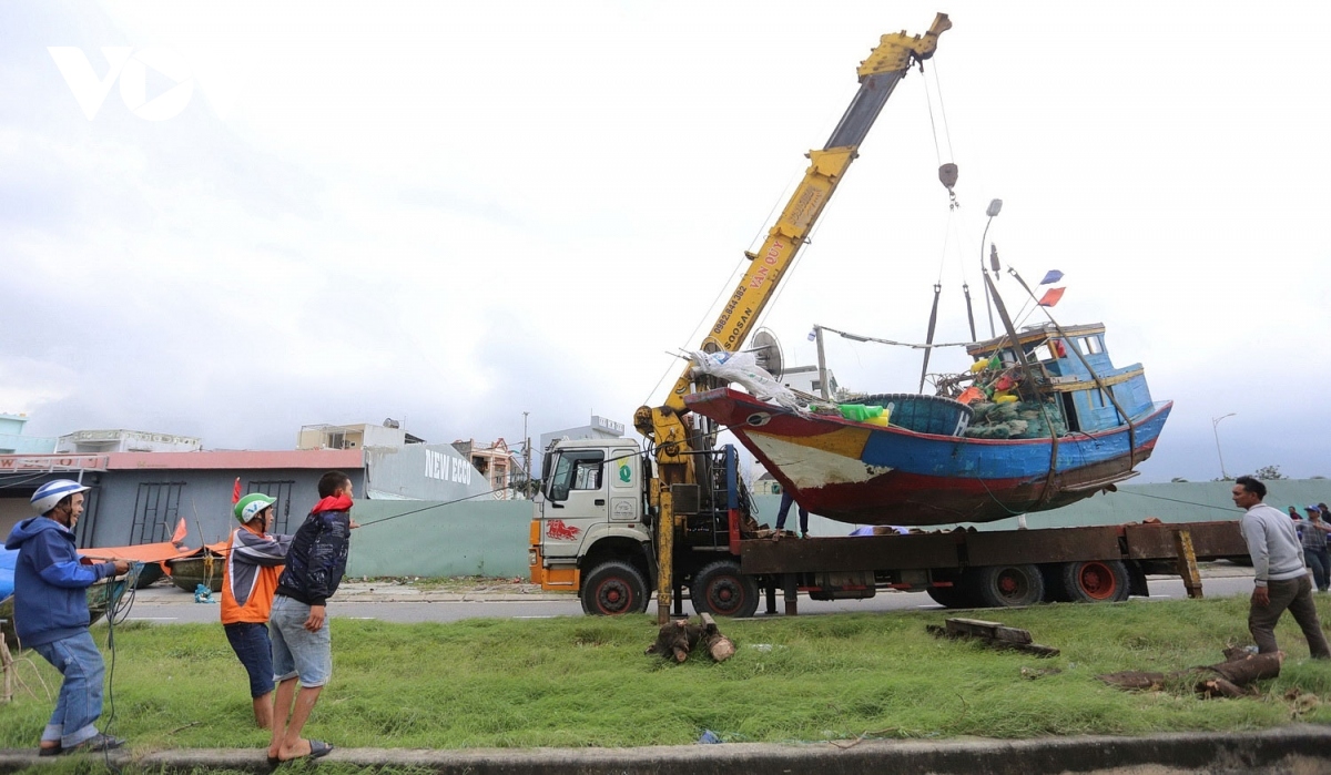 Central localities brace for impact of Typhoon Vamco
