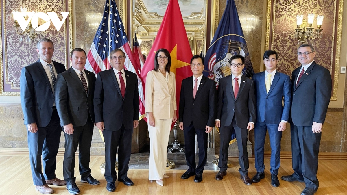 Vietnam greatly values comprehensive partnership with US