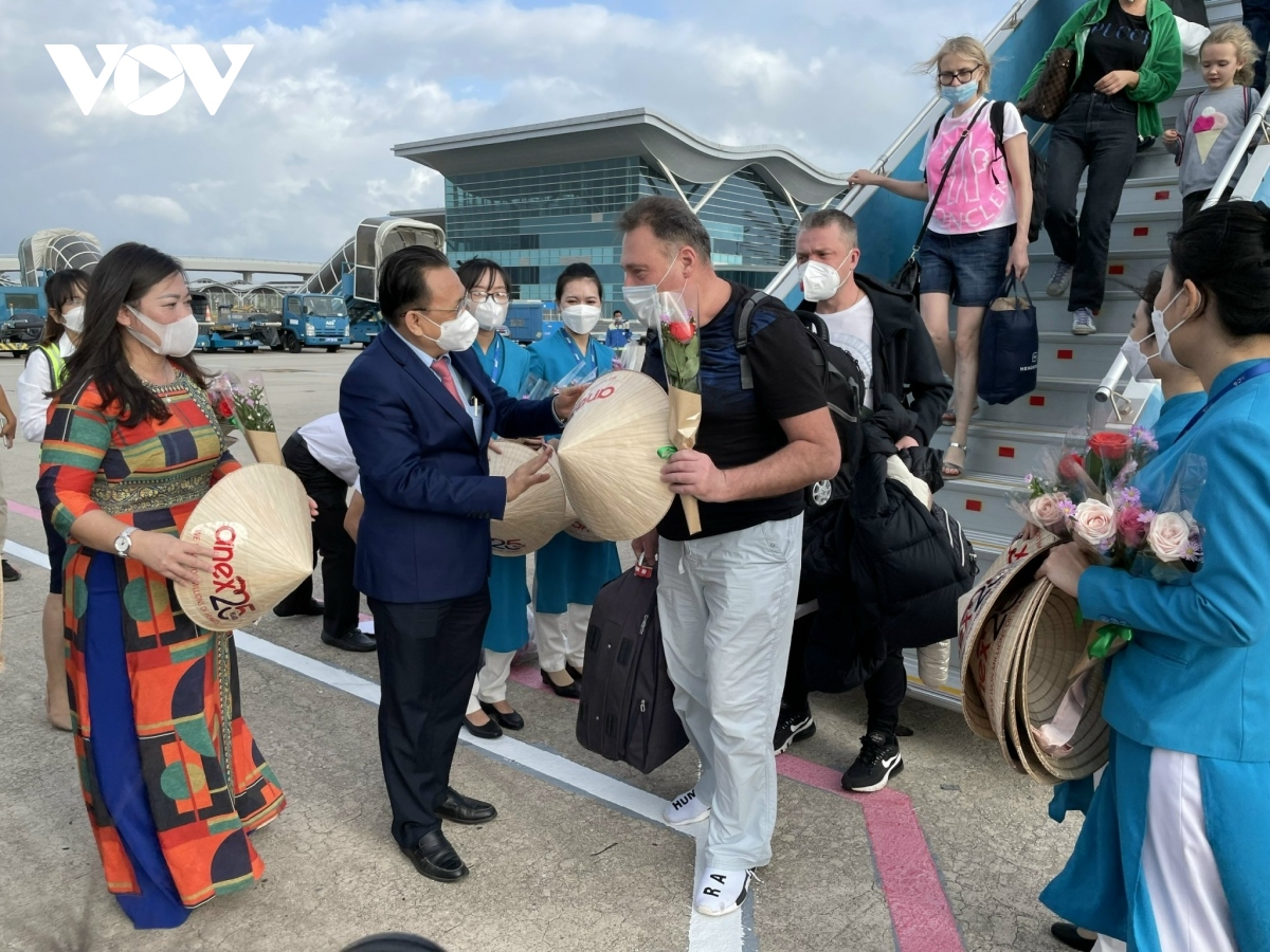Vietnam fully reopens borders to international tourism after COVID-19 hiatus