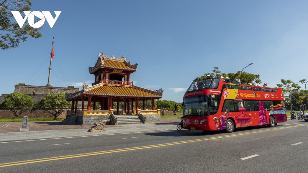 Taking a tour of Hue on double-decker bus