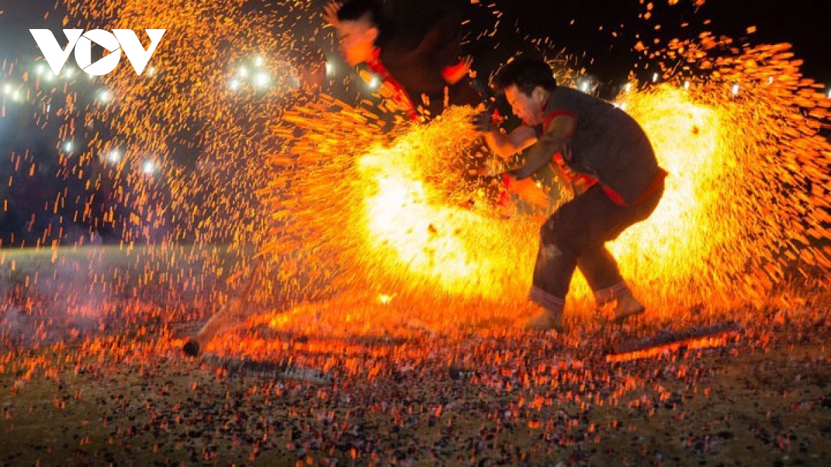 Pa Then fire-jumping ceremony becomes national intangible heritage