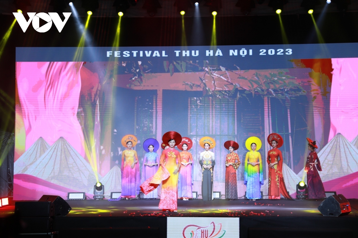 First-ever autumn festival opens in Hanoi