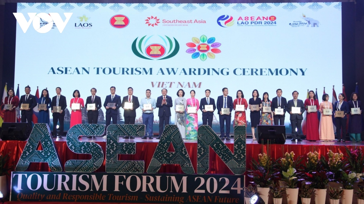 Big haul of prizes for Vietnam at ASEAN Tourism Awards in 2024