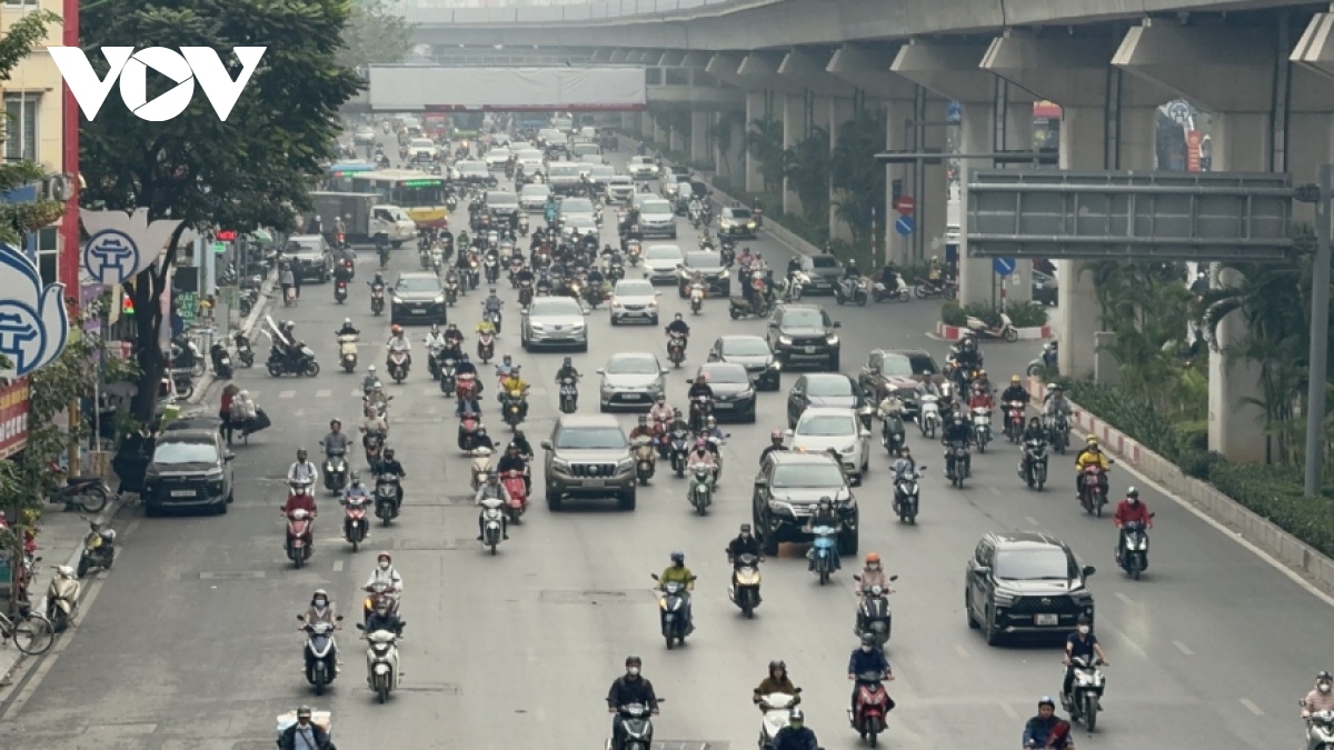 Light traffic congestion in Hanoi on first working day after New Year holiday