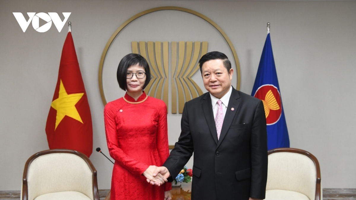 Vietnamese ambassador presents letter of credence to ASEAN Secretary General